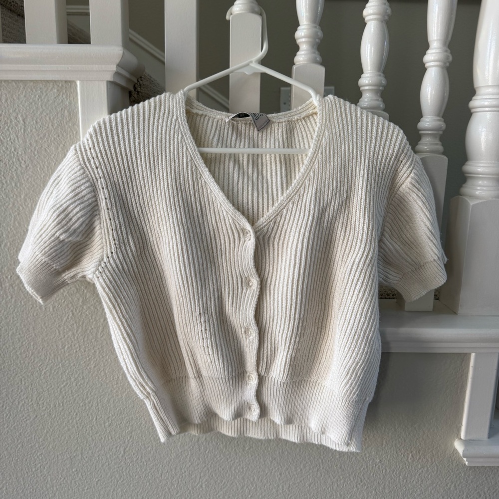 White Short Sleeved Cardiagn